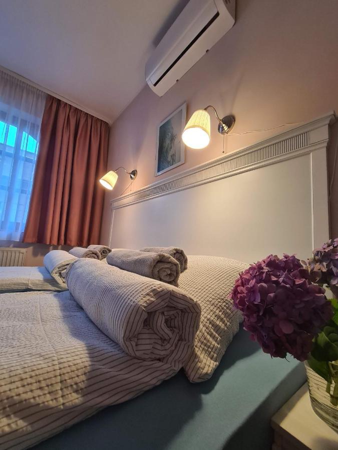 Palantir Panzio Bed & Breakfast Mişcolţ Cameră foto