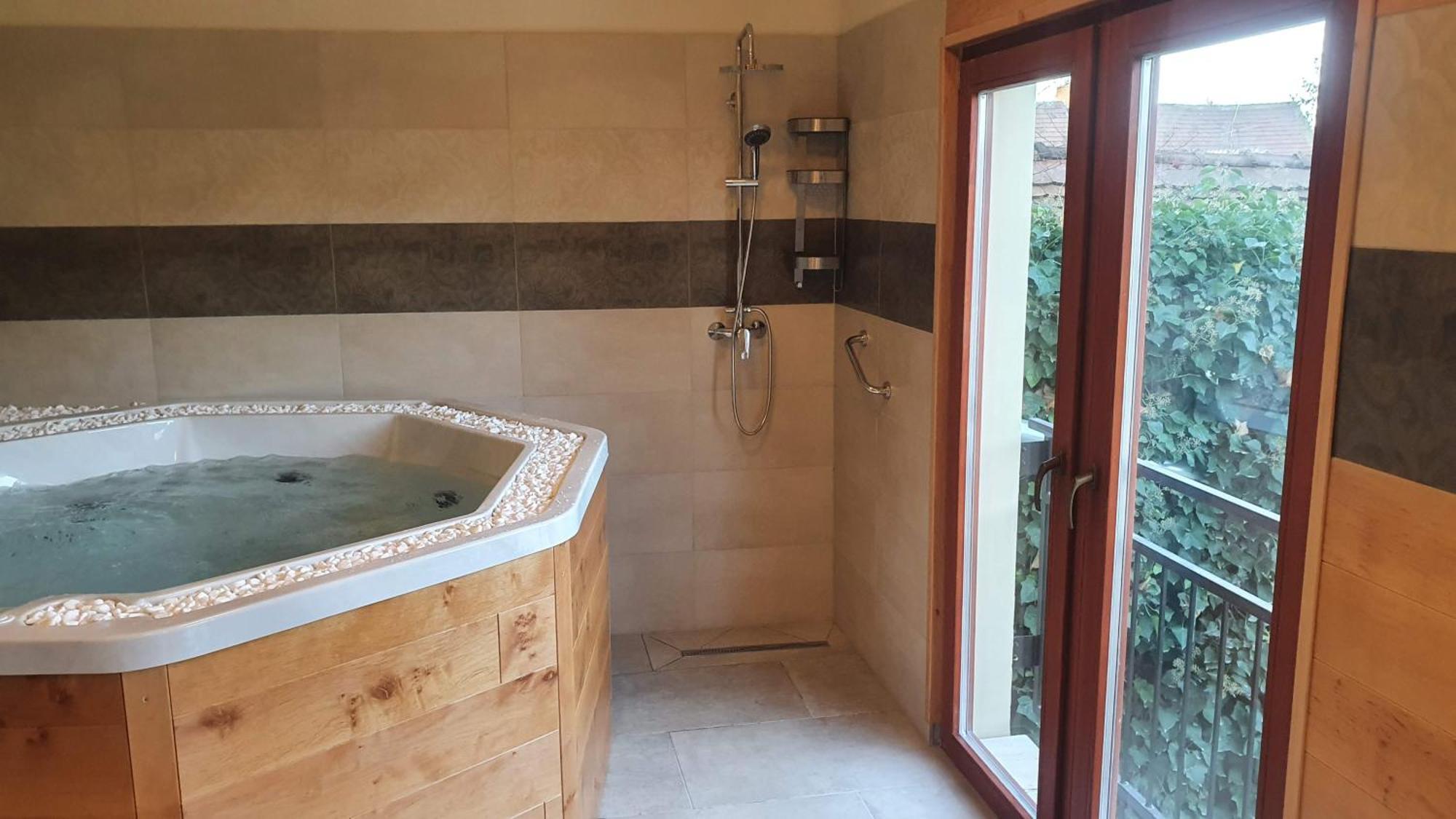 Palantir Panzio Bed & Breakfast Mişcolţ Exterior foto