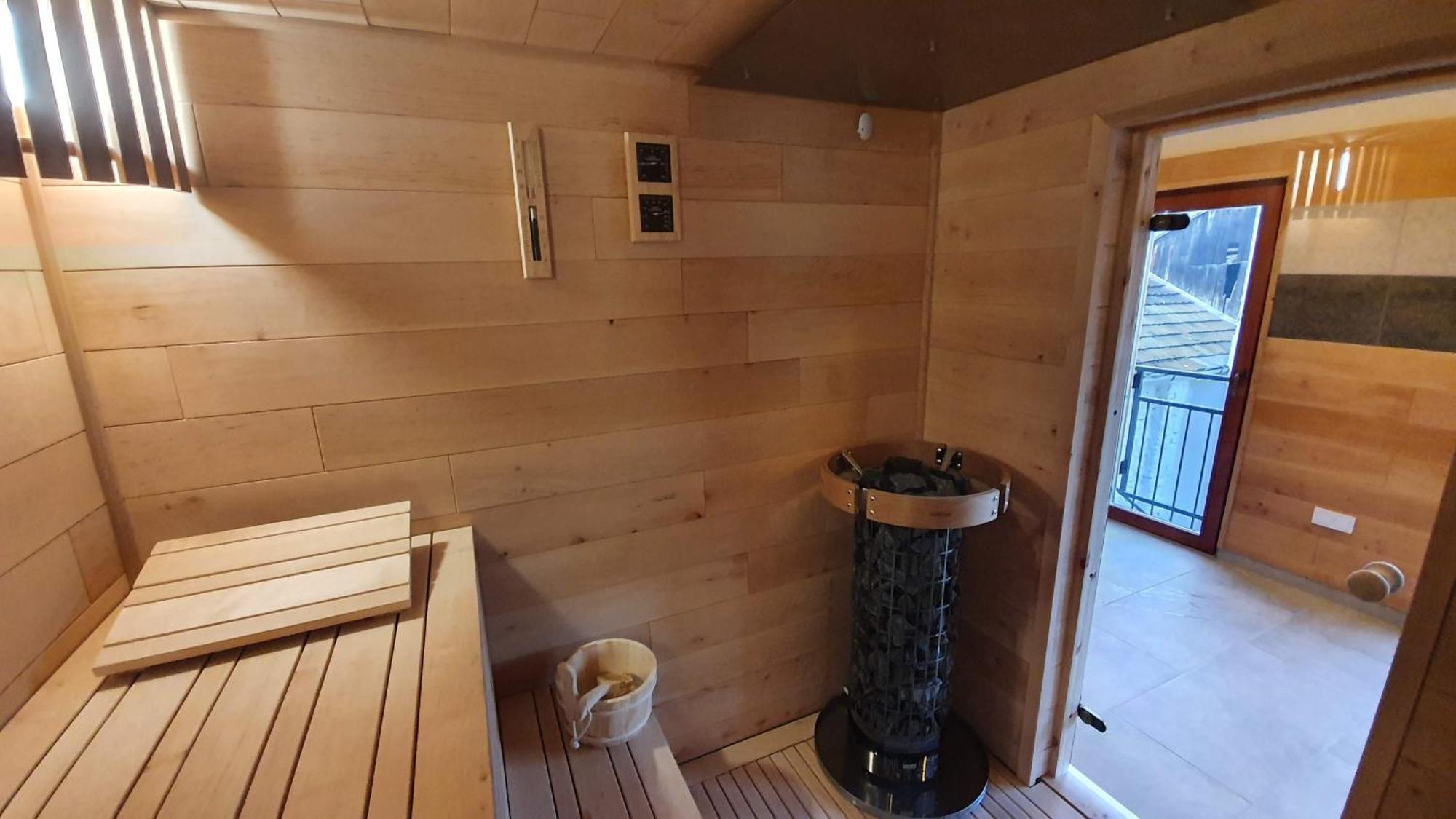 Palantir Panzio Bed & Breakfast Mişcolţ Exterior foto